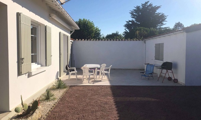 Cheray House | Cozy Villa Saint-Georges-d'Oléron: Family-Friendly Escape