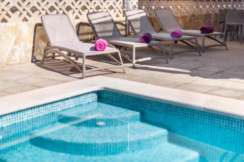 Cala Llombards Ski Chalet | Relaxing Villa Sa Llimonera with Pool & Child-Friendly Perks