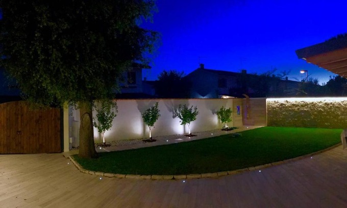 Bella Farnia House | Villa Sabaudia: Guest Rated 9.2 with Oceanfront Bliss