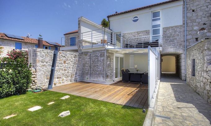 Susica Villa | Villa Sailor's Delight - Waterfront Villa with Adriatic Views