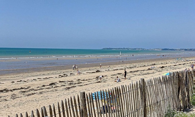 Saint-Pair-sur-Mer House | Unforgettable Villa Saint-Pair-sur-Mer with Spa & Kitchen