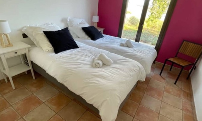 Liausson Villa | Beautiful Villa Salagou with Pool and Lake View Retreat