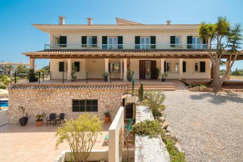 Ses Salines Villa | Pet-Friendly Villa Salinas de Mallorca: Rated 10/10 by Guests