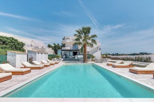 Menfi House | Experience Villa Salisà: 4-Star Oceanfront Paradise