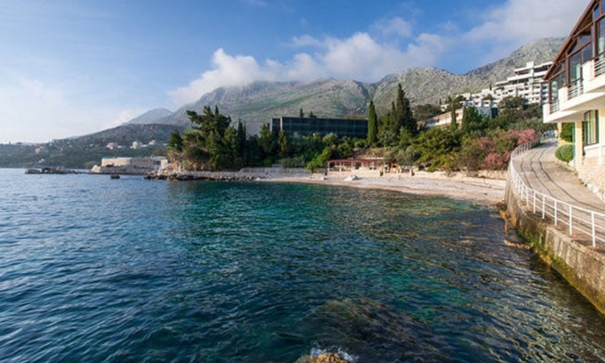 Plat House | Villa Samba: Double Room with Balcony & Breathtaking Views