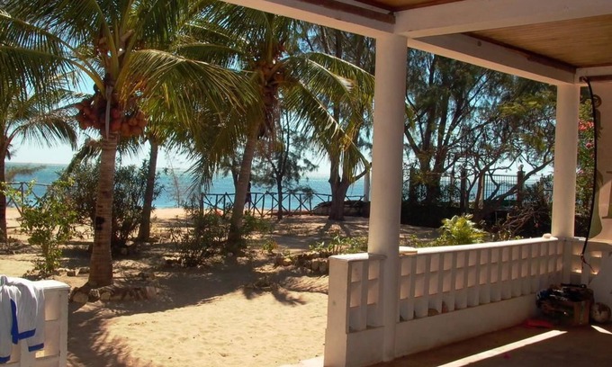 Mahajanga Villa | Oceanfront Villa Sambatra: Pet Friendly Family Escape