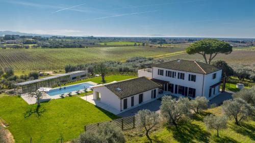 Cecina Villa | Villa San Giuseppe: Oceanfront Retreat with Pool & Pets Welcome