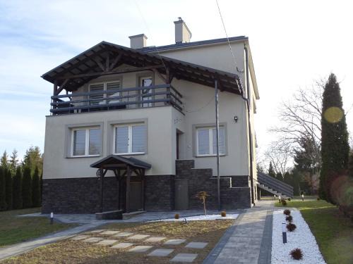 Wyszatyce Villa | Villa Sanriver: Guest Rated 9.8 with Family-Friendly Amenities