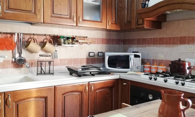 Sala Consilina Bed & Breakfast | Villa Santa Elena: Family-Friendly Stay with Breakfast & Hot Tub
