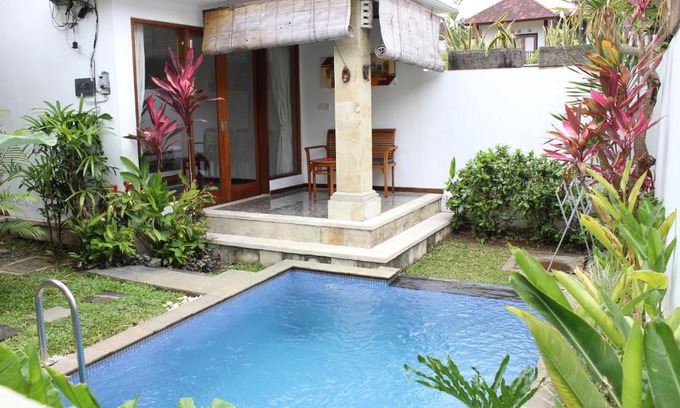 Kutuh Kaja House | Relax at Villa Sari Private with Pool and Hot Tub Amenities