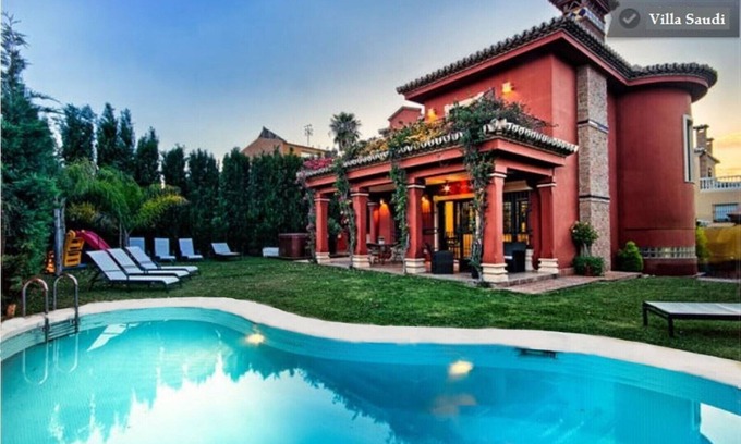 Torremolinos Villa | Villa Saudi 10: Guest Rated 9.2 with Ocean View & Spa