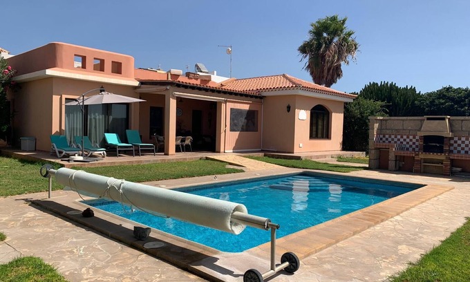 Atogo House | Villa Savannah: Private Pool, Jacuzzi & Ocean Views Await