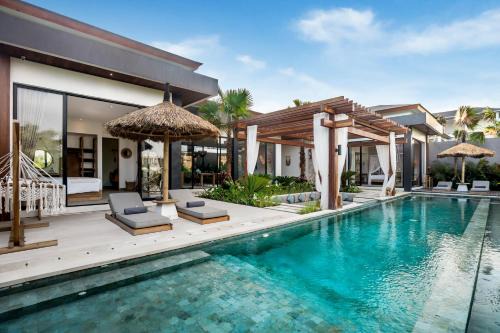 Babakan Villa | Experience Villa Sawadee: 4-Star Stay with Pool & Family Fun