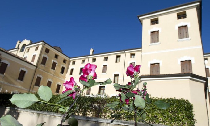 Crespano del Grappa Hotel | Family-Friendly Villa Scalabrini with Wheelchair Access