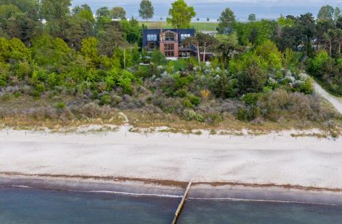 Hohe Dune Apartment | Unforgettable Villa Schmidt Warnemünde - Oceanfront Retreat
