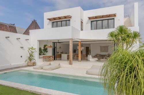 Pererenan Villa | Villa Scorcio: Relaxing 3BR Retreat with Ocean Views