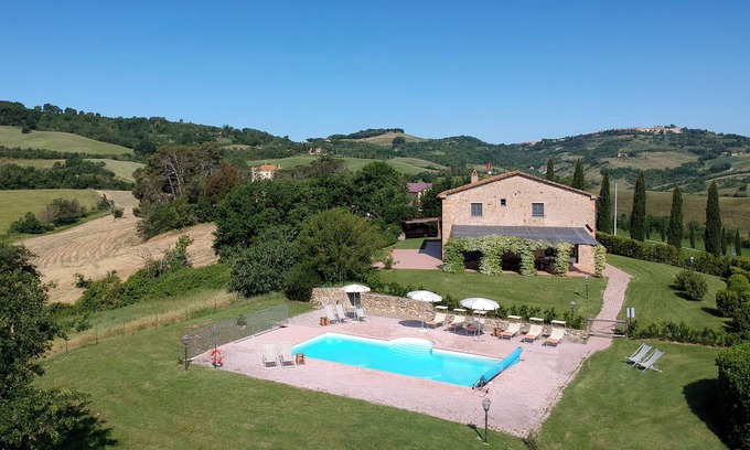 Casale Marittimo Villa | Villa Scudo by Faantasia Villas