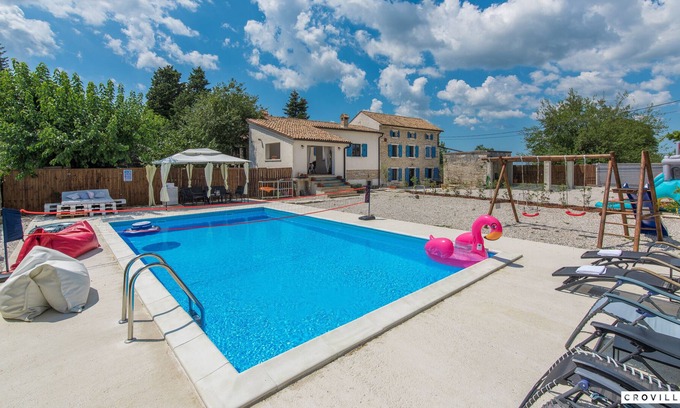 Jursici Villa | Villa Scuola Roveria nearby Pula – Crovillas GmbH