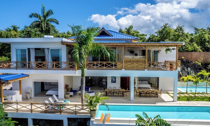 Las Terrenas Villa | Villa Sea and Nature view - 6 BR with A/C - 2 pools - 1 jacuzzi for 6 pers WIFI