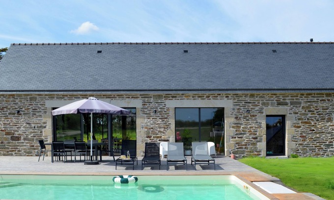 Ploneour-Lanvern Villa | Villa SEA & swimming pool CALM