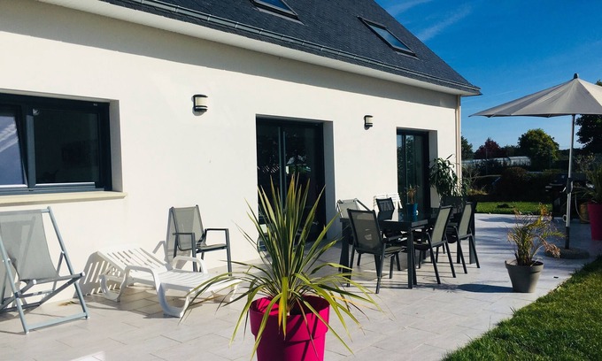 La Foret-Fouesnant House | Villa with Ocean View and Shared Aquatic Area Awaits