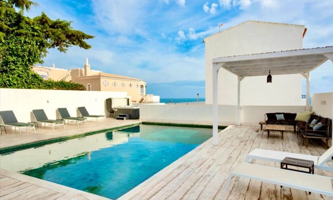 Meia Praia Villa | Villa with Ocean View, Pool & Jacuzzi - 10/10 Rated Stay