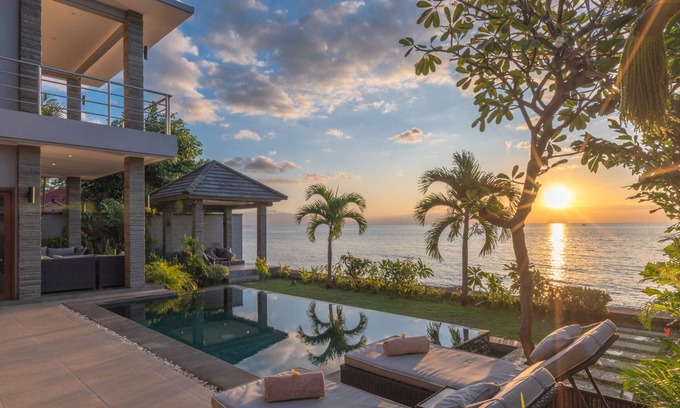 Tukad Mungga Villa | Experience Villa Sean: Private Beachfront Bliss in Lovina
