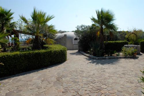 Syracuse House | Villa Sebastian - Breathtaking Ocean View & Pet Friendly