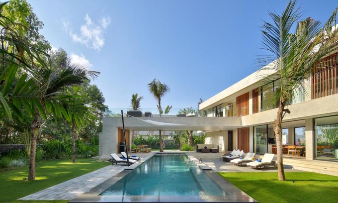 Selong Belanak Villa | Exquisite Villa Selong Belanak with Private Beach Access