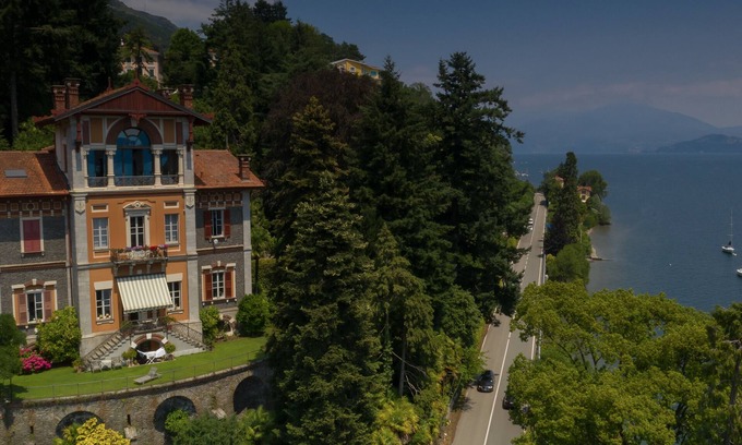 Ghiffa Apartment | Elegant Villa Selva Lakeview Apartment with Dining Options