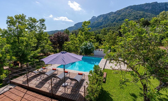 Pollensa House | Tranquil Villa Sementer del Molinet with Oceanfront Pool