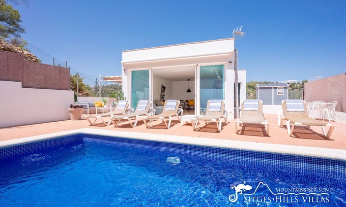 Olivella Ski Chalet | Villa Senia: Relax by Your Private Pool Near Sitges