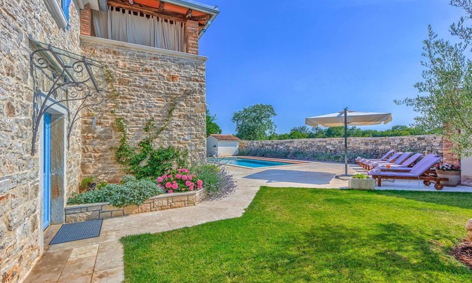 Krmed Villa | Villa Sensol: 9.8 Rated Getaway with Pool Near the Beach