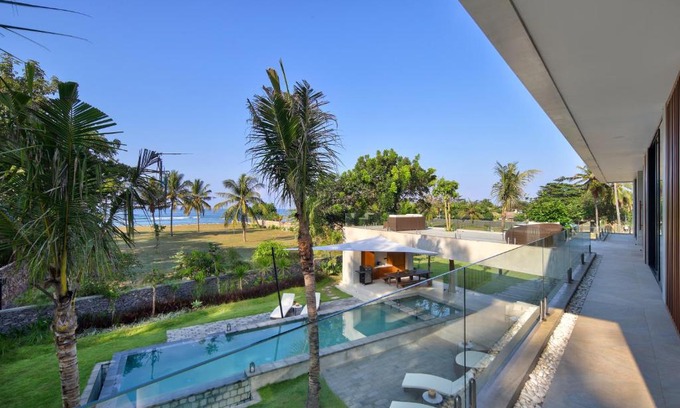 Selong Belanak Villa | Villa Serangan - Beachfront Bliss with 9.7 Guest Rating