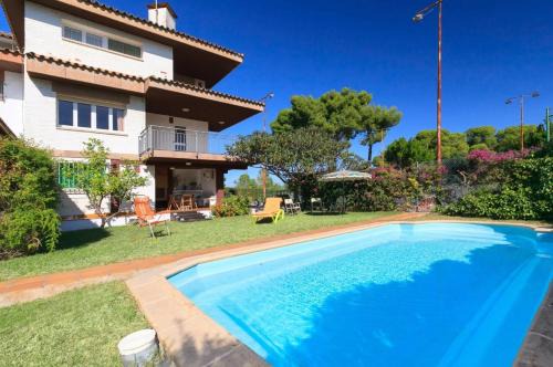 Salou Villa | Family-Friendly Villa Serena with Pool & Pet Amenities