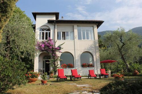 Gardone Riviera Villa | Discover Villa Serendipità: 4-Star Oceanfront Escape