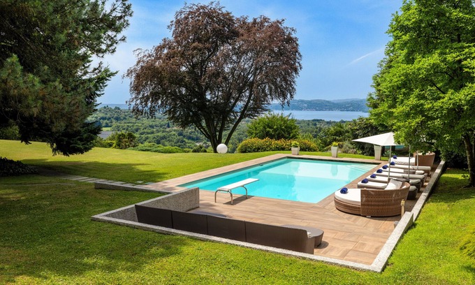 Besozzo Villa | Villa Serenity