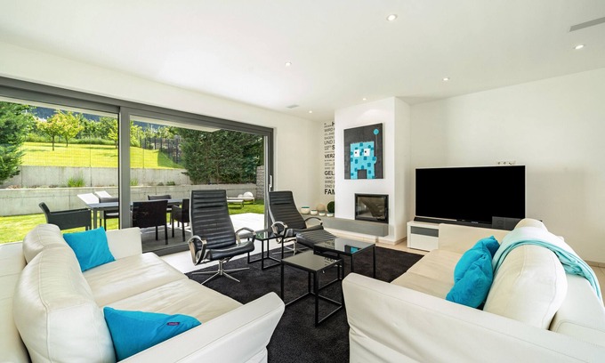 Naturno Villa | Villa "Shangrila" with Pool, Garden, Terrace & Wi-Fi