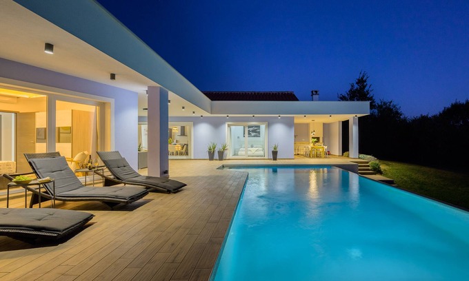 Svetvincenat Villa | Discover Villa Sicutti: 10/10 Rating & Pet-Friendly Getaway