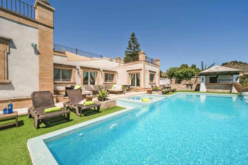 Javea Villa | Villa Silvasol: Family-Friendly Retreat with Pool Access