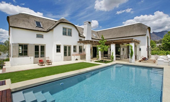 Cape Winelands Villa | Unforgettable Villa Simondium with Oceanfront Views
