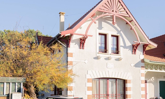 Biscarrosse Plage Villa | Villa Simone: Family-Friendly Retreat Steps from Central Beaches
