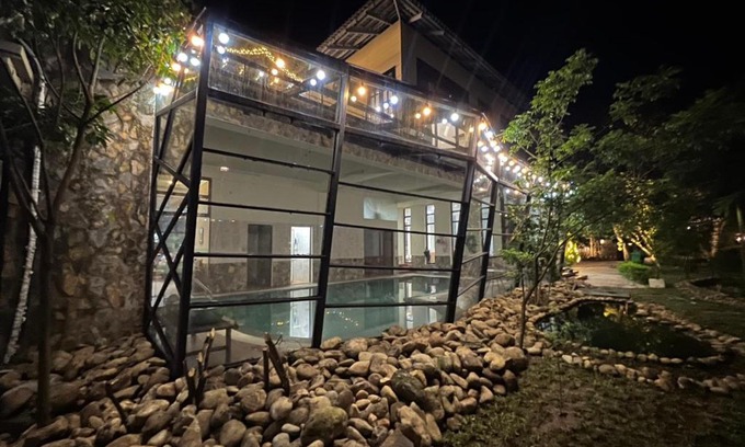 Soc Son Villa | Discover Villa Sinh 4 Mùa Sóc Sơn: Poolside Retreat Awaits