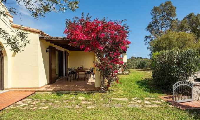 Sant'Elmo Villa | Villa Sintzula: Relax Steps from the Beach with Ocean Views