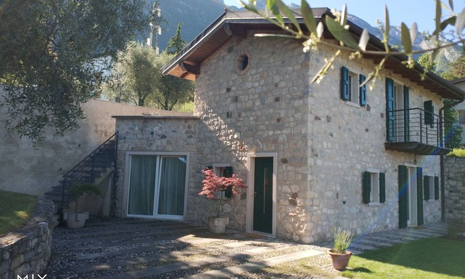 Malcesine Villa | Cozy Villa Retreat on Lake Garda with Pool and Spa Amenities