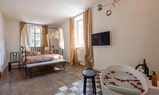 Ravina Bed & Breakfast | Discover Villa Sizzo Relais B&B: Guest Rated 9.6/10