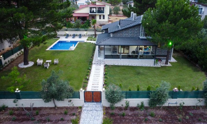 Urla Apartment | Relaxing Villa SK with Pool, Sauna & Pet-Friendly Amenities