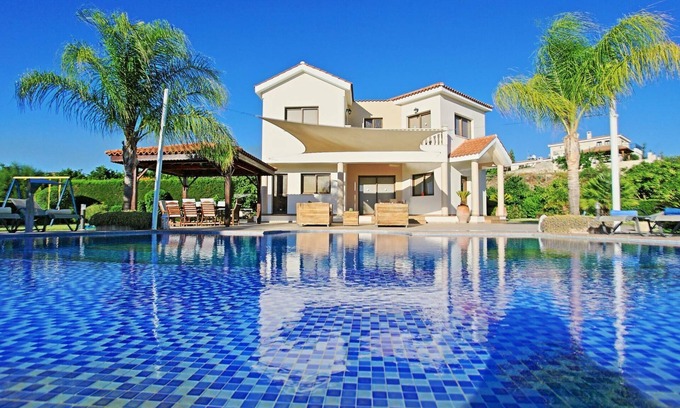 Pano Arodhes Villa | Relaxing Villa Skouli with Pool & Spa in Scenic Skoulli