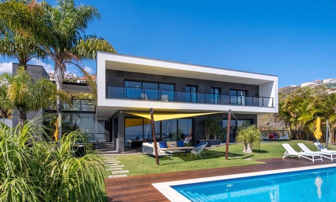 Ponta do Sol House | Villa Skylark: Guest Rated 9.6 with Pool and Spa Amenities