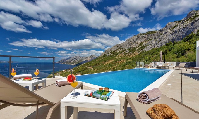 Brela Villa | Villa Skyview: Infinity Pool & Oceanfront Relaxation
